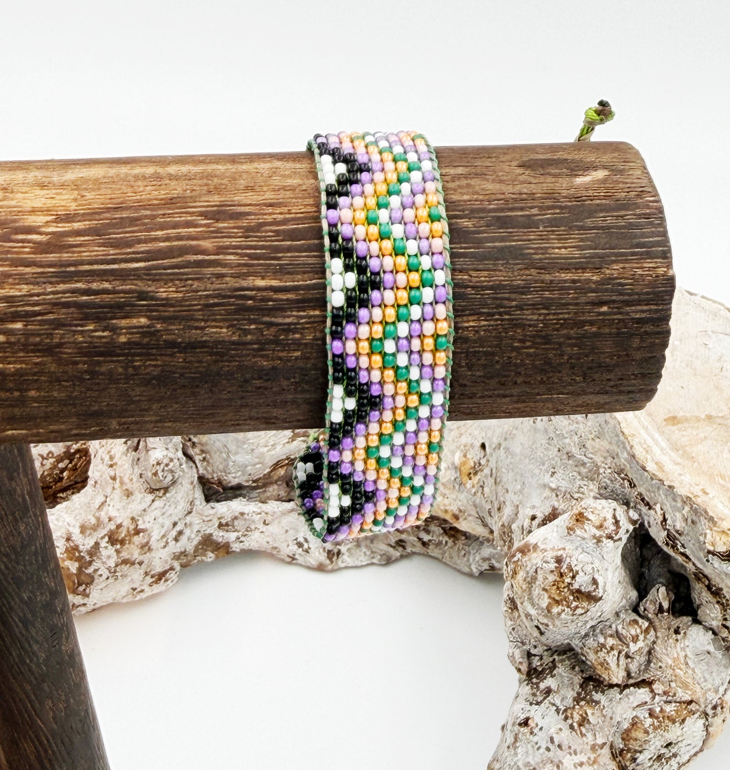 Handwoven bracelet - 33