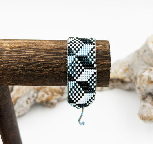Handwoven bracelet - 35