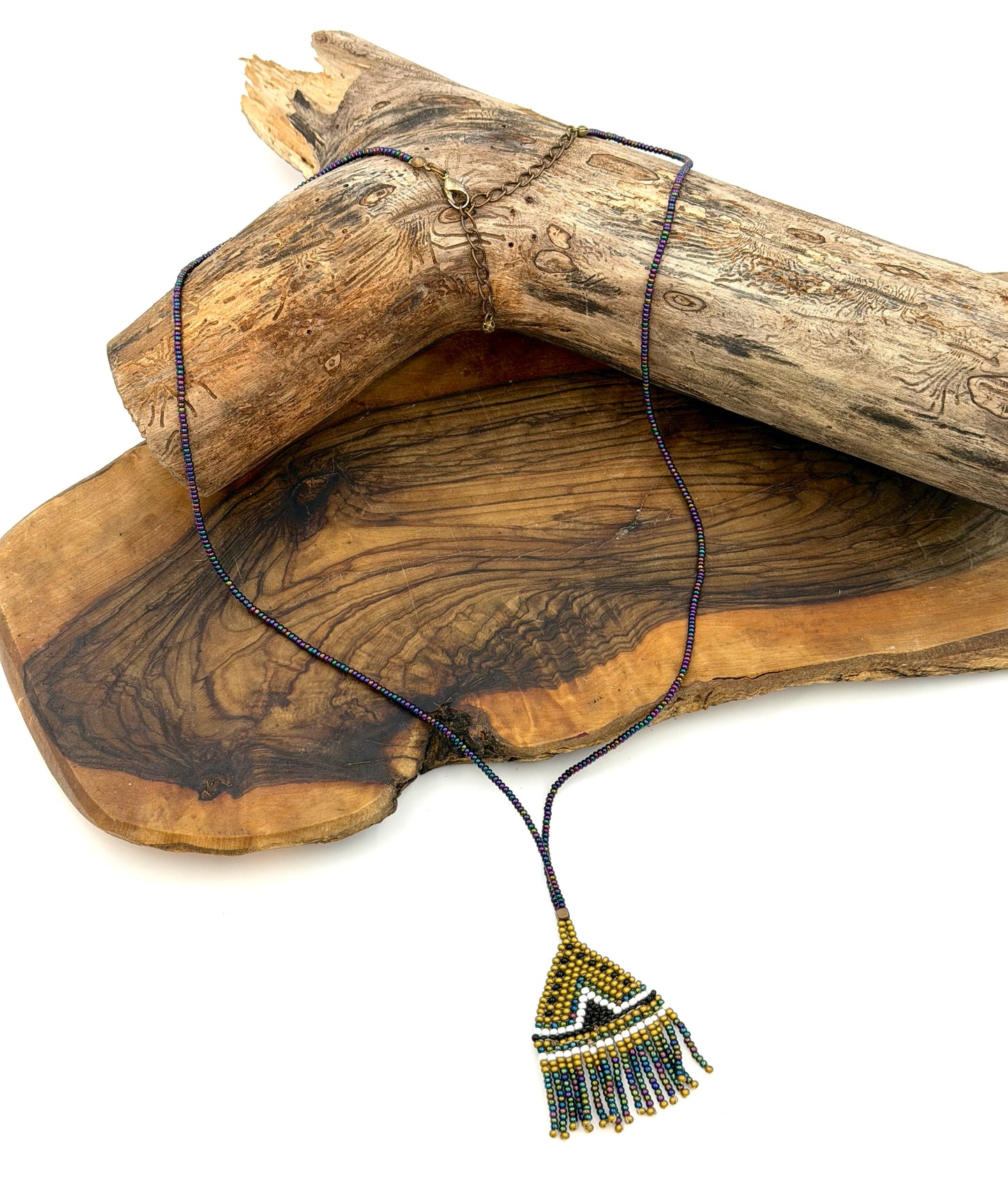 Handwoven necklace 04