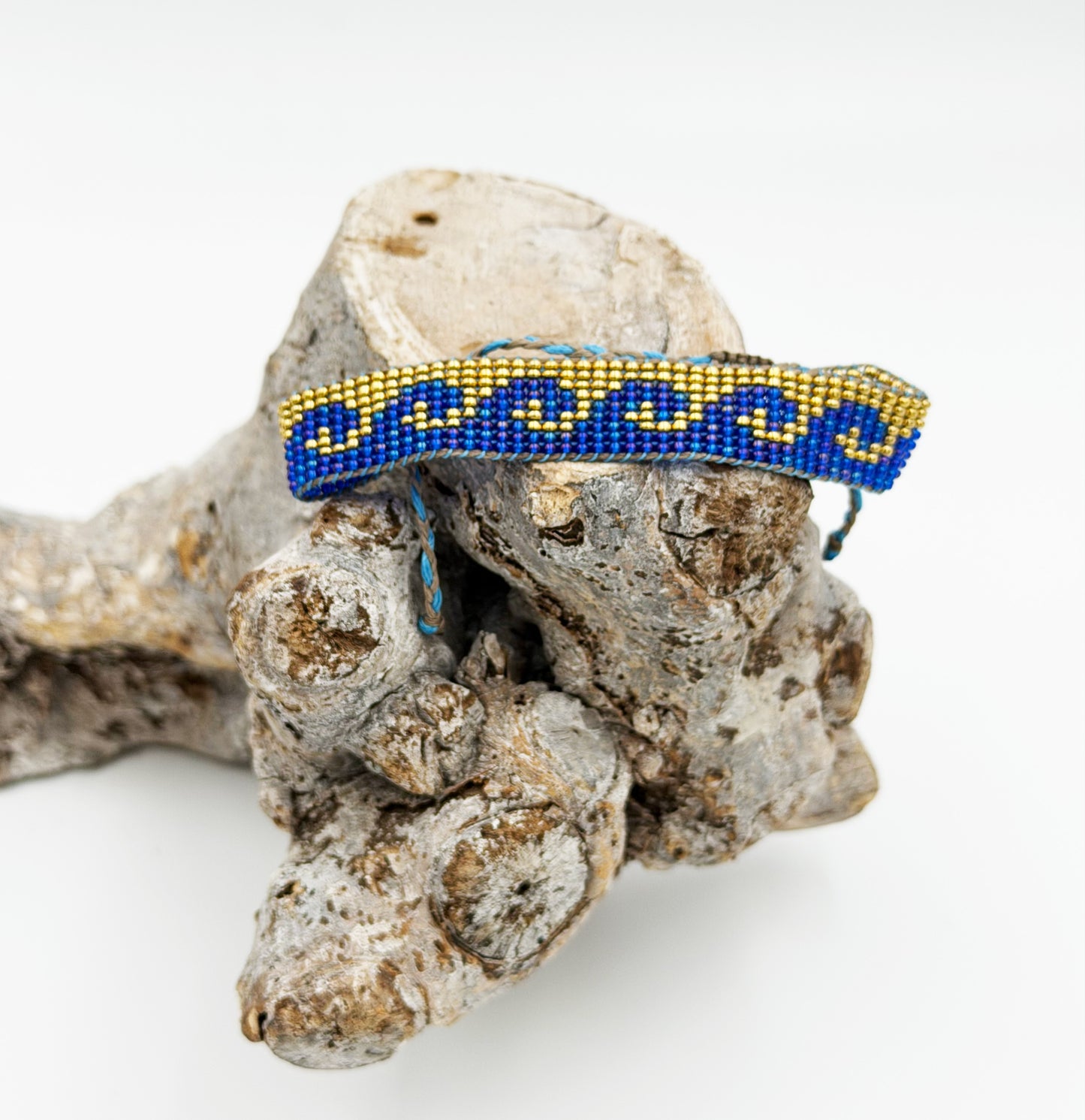 Handwoven bracelet - 39