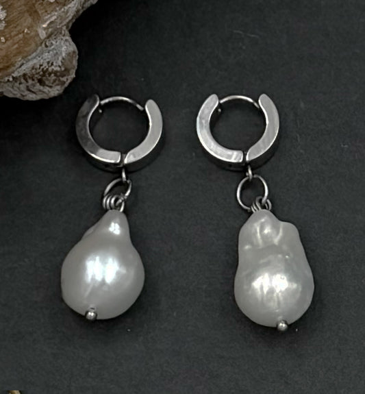 Big Silver Pearl - Earring