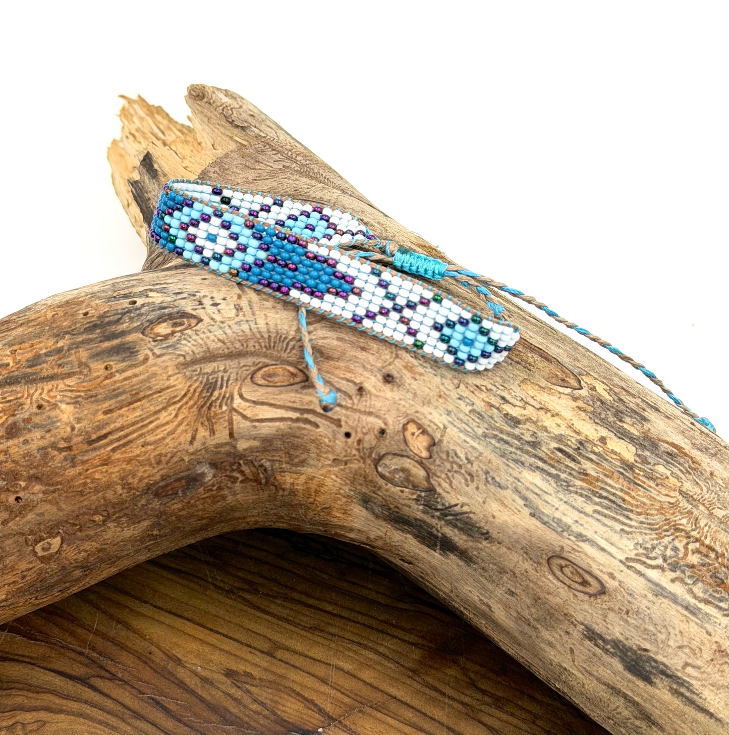 Handwoven bracelet - 09