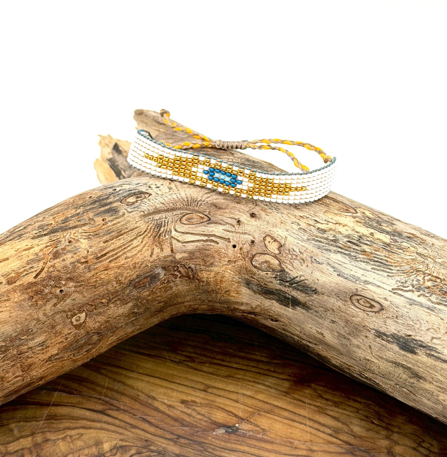 Handwoven bracelet - 17