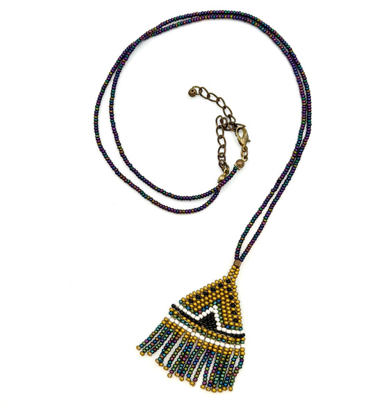 Handwoven necklace 04